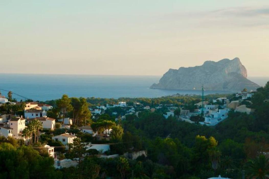 Charming In Montemar With Private, Heated Pool And Sea Views Villa *